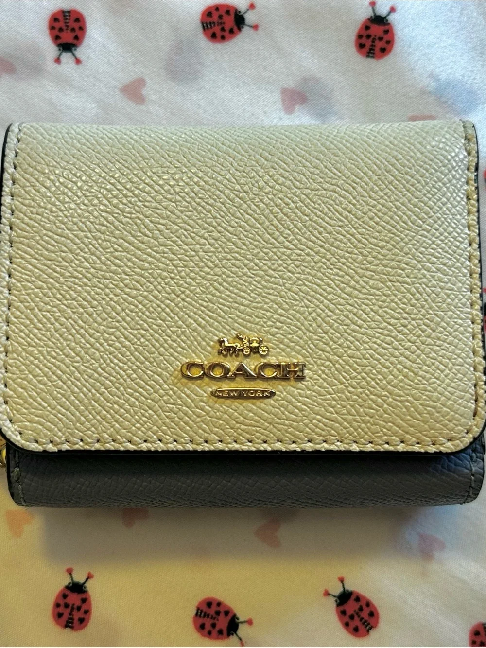 Coach Two-Tone Leather Card Case in Cream and Black with Gold Logo